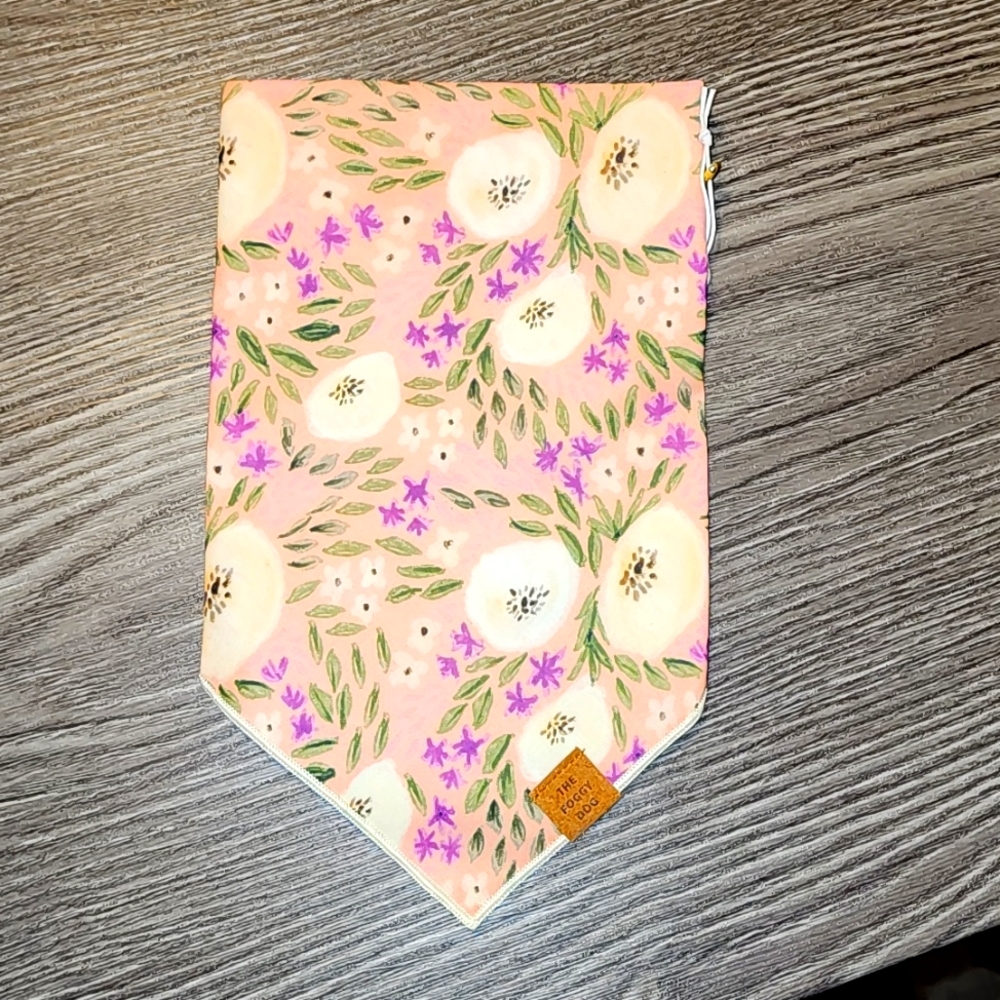 Size large The Foggy Dog Bandana NWT
